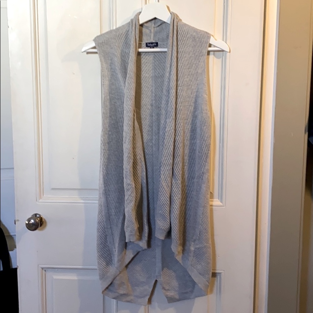 Splendid long sleeveless sweater